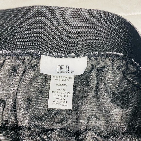 Joe B skirt - Picture 3 of 3